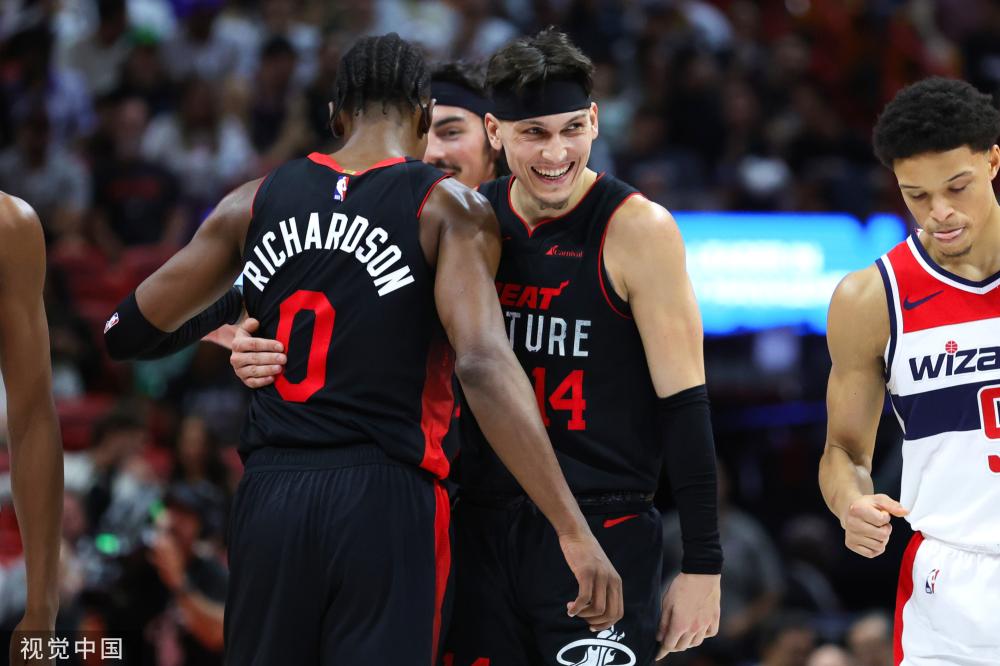 赛场上的目 赛场上的目