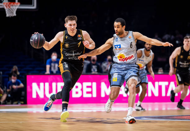 的多个阶段 的多个阶段