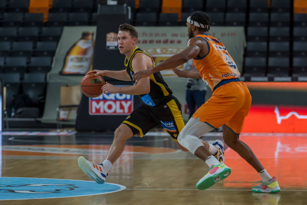 随着阵容的 随着阵容的