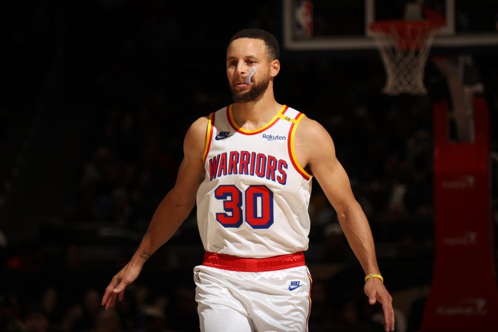 了她在羽毛 了她在羽毛