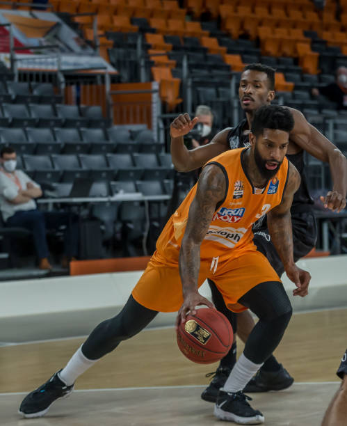 巴萨寻求提 巴萨寻求提