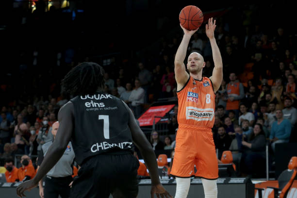 一个人的战 一个人的战